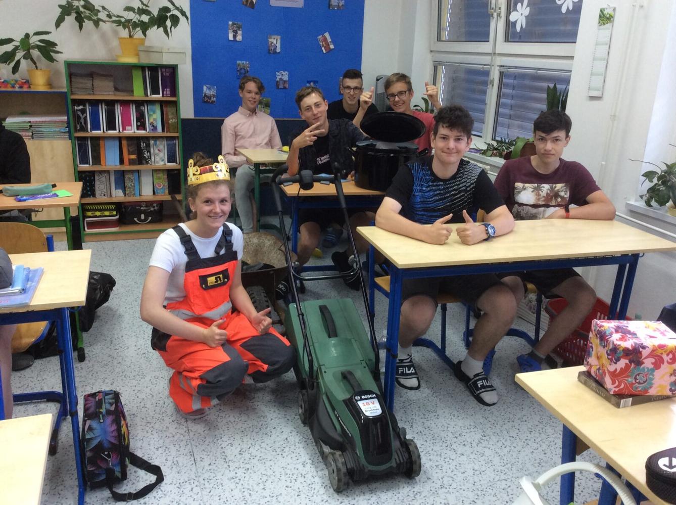 Den bez aktovek! - 2