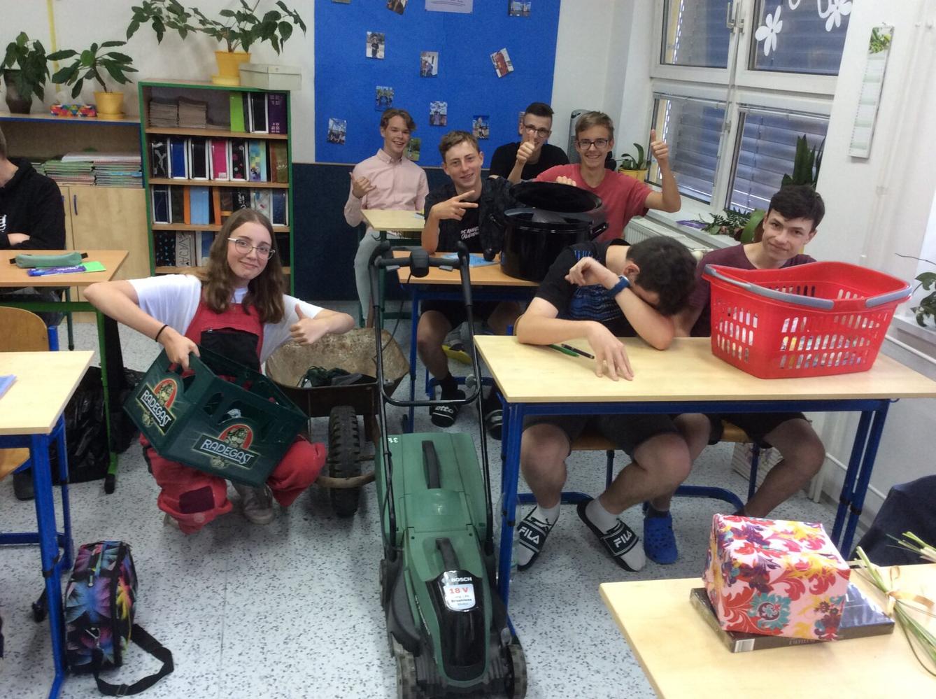 Den bez aktovek! - 3