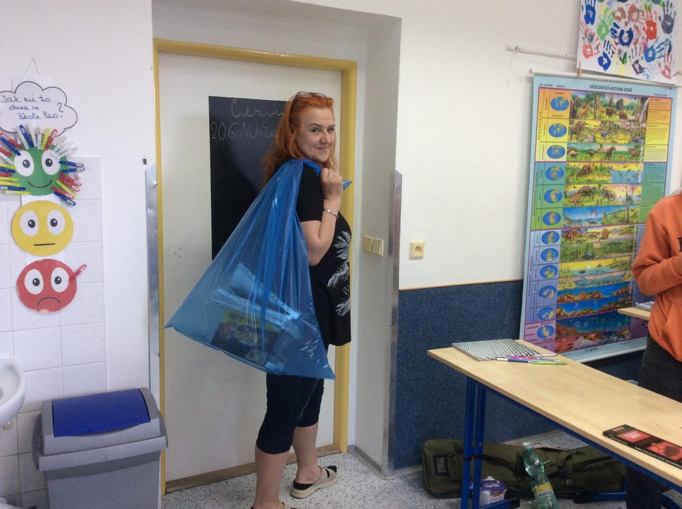 Den bez aktovek! - 4