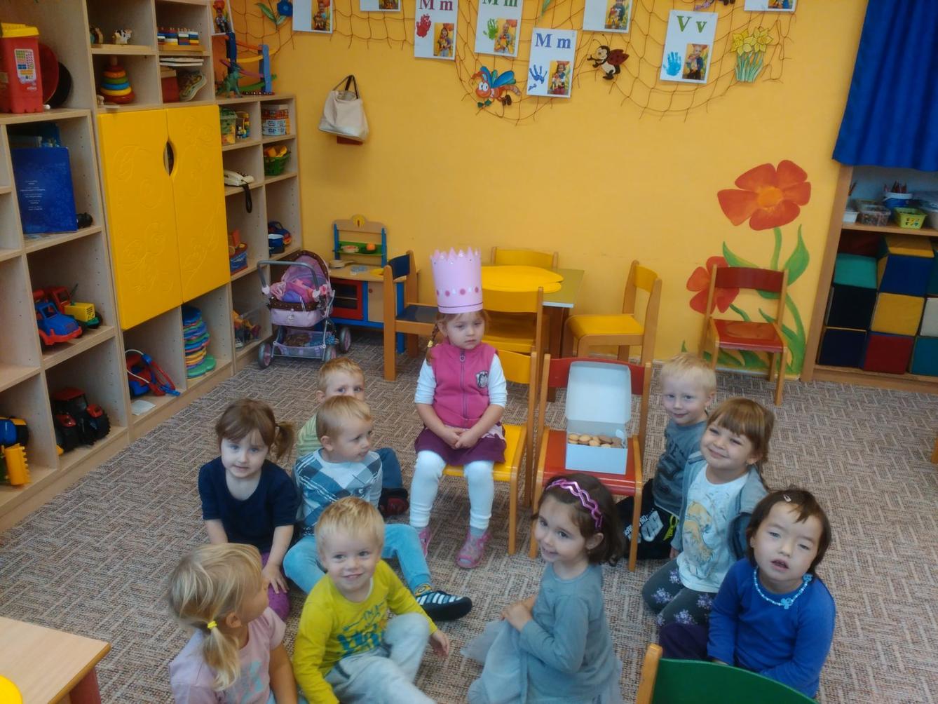 Broučci slaví: Anička měla narozeniny - 1