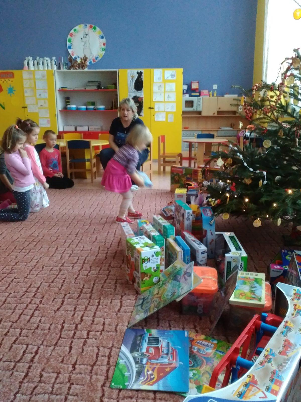 VÁNOČNÍ NADÍLKA V MŠ - 4