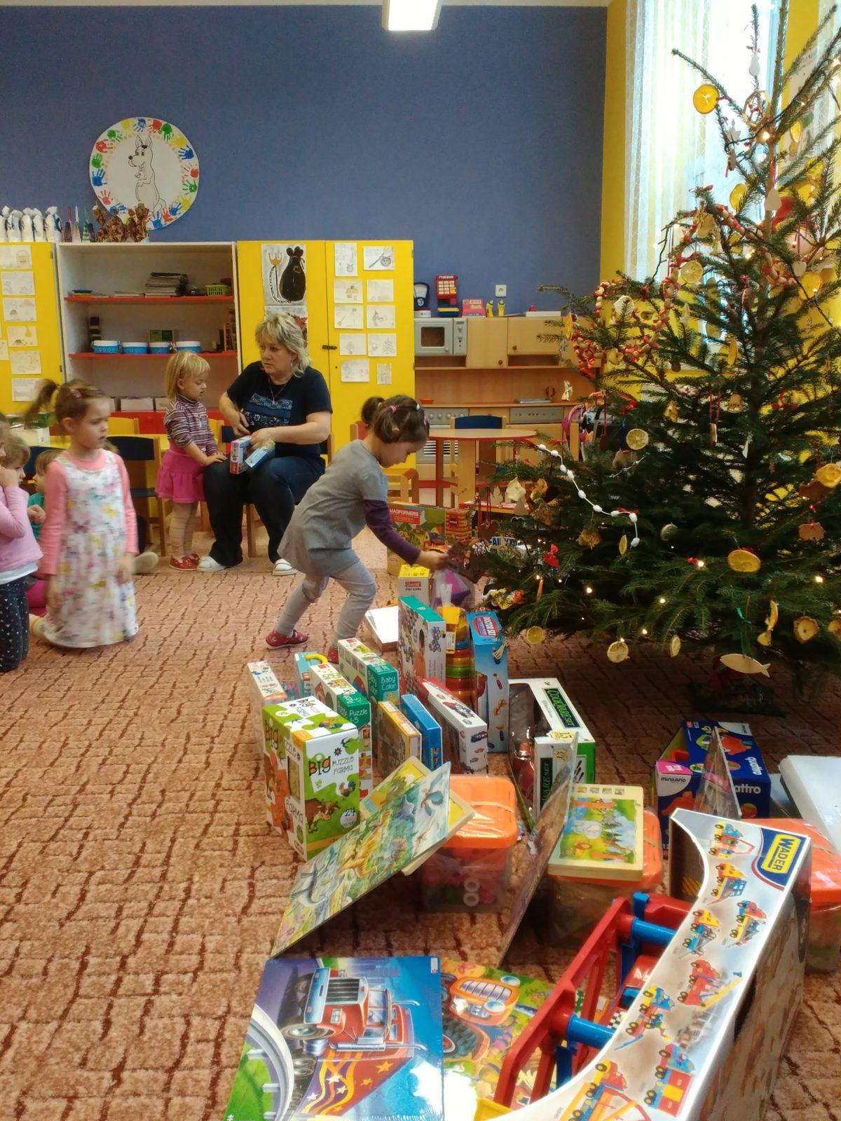 VÁNOČNÍ NADÍLKA V MŠ - 6