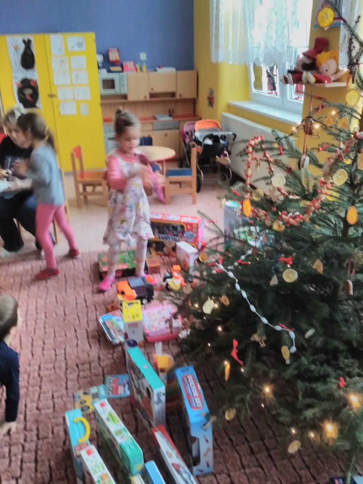 VÁNOČNÍ NADÍLKA V MŠ - 9