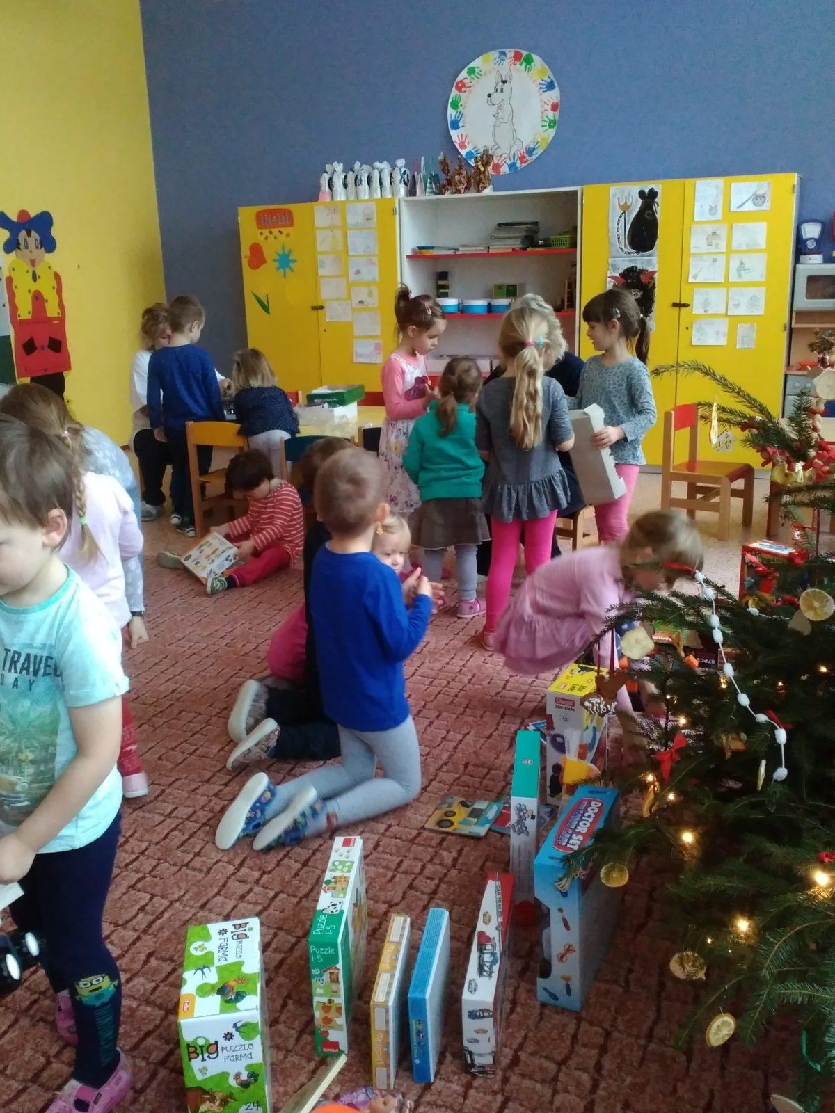 VÁNOČNÍ NADÍLKA V MŠ - 11