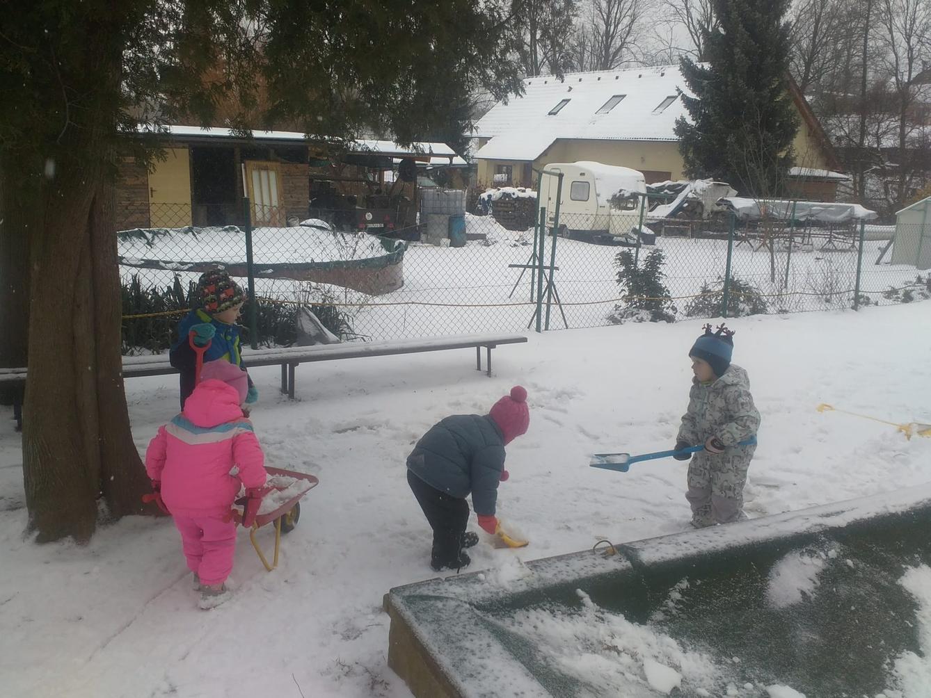 "ZIMNÍ RADOVÁNKY" - 3