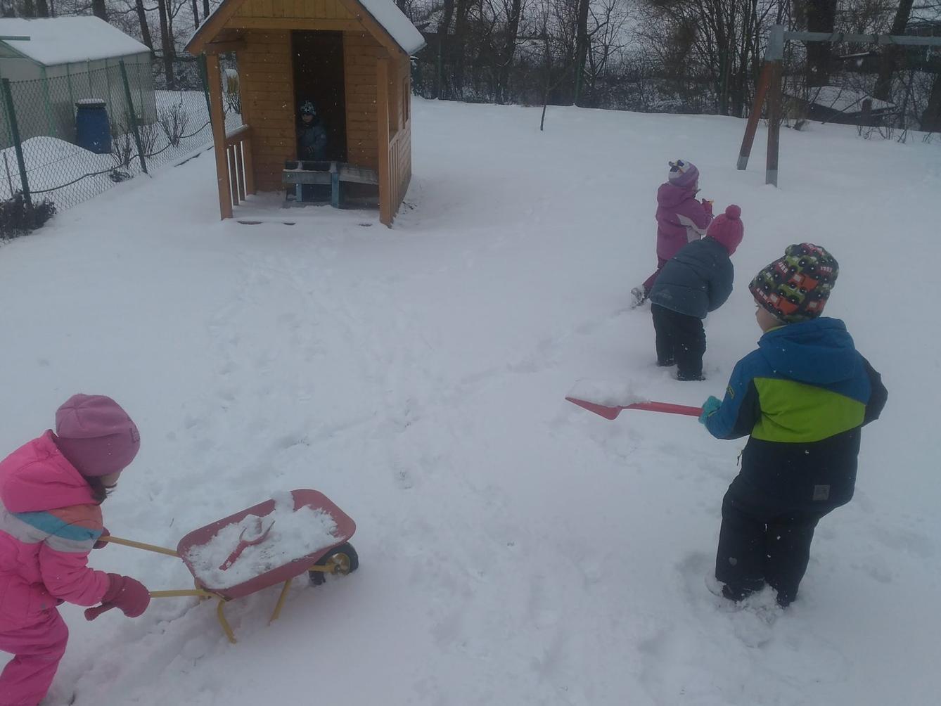 "ZIMNÍ RADOVÁNKY" - 6
