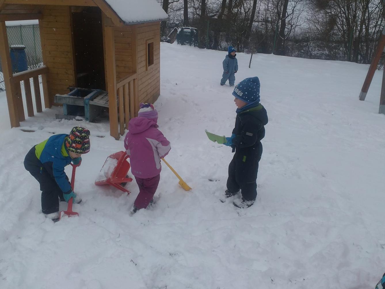 "ZIMNÍ RADOVÁNKY" - 8