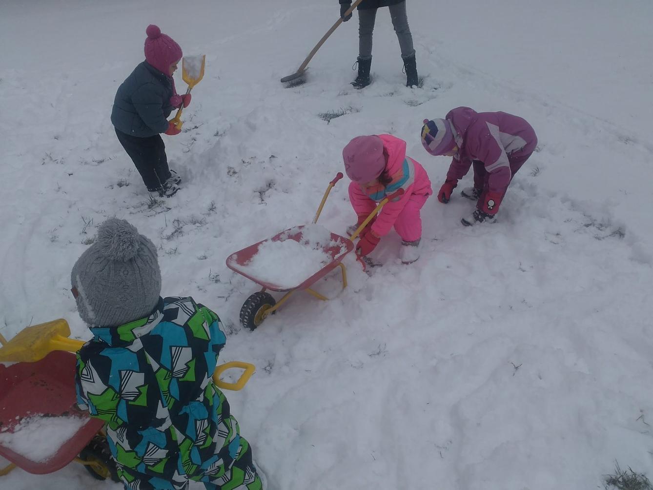 "ZIMNÍ RADOVÁNKY" - 11