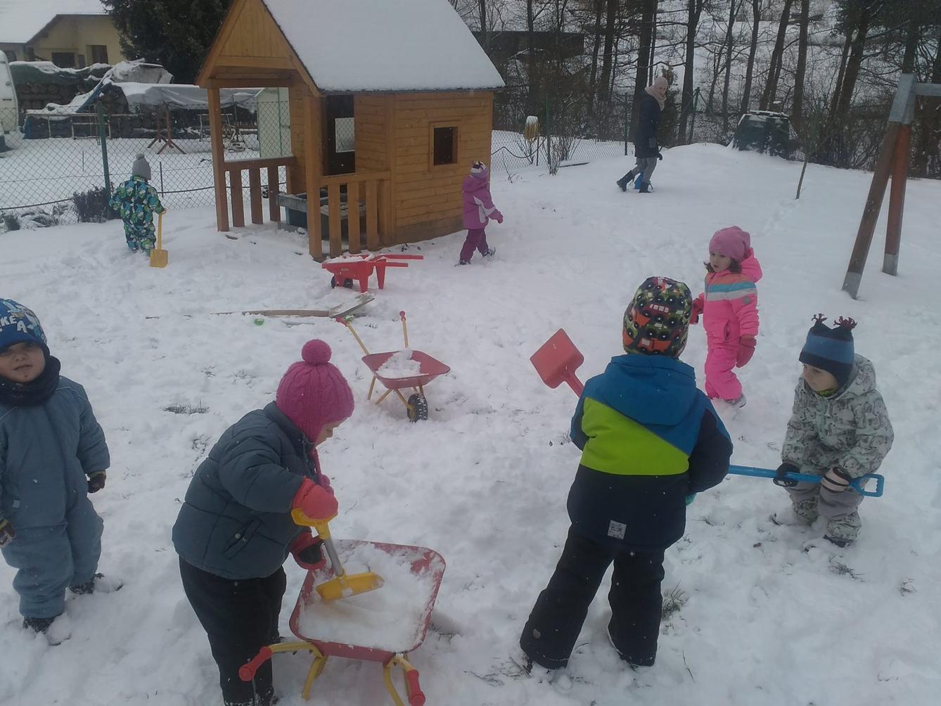 "ZIMNÍ RADOVÁNKY" - 17