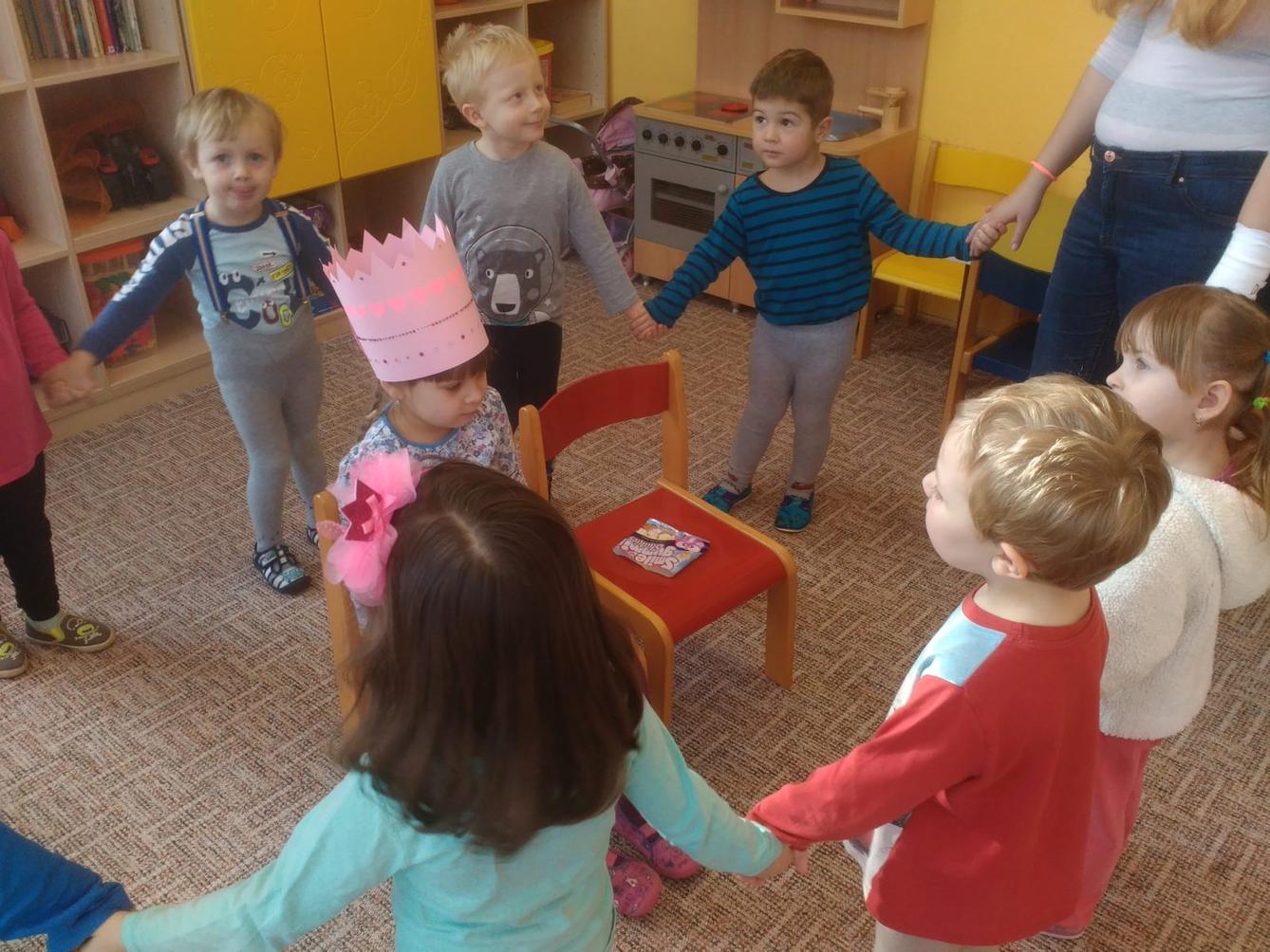 Broučci slaví: Agátka měla narozeniny - 1