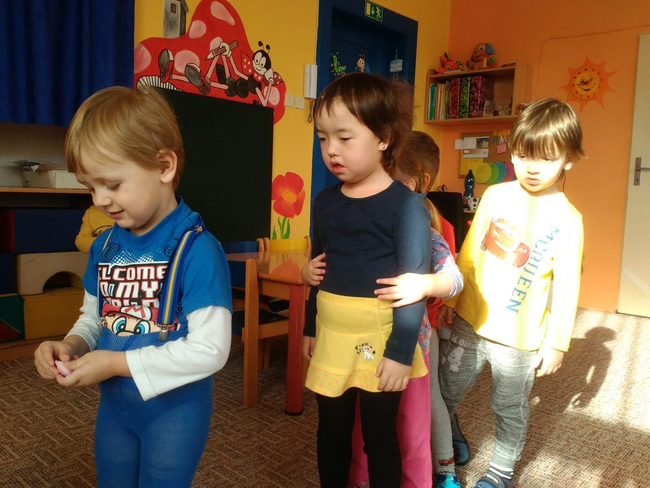 Broučci slaví: Mirunka měla narozeniny - 4