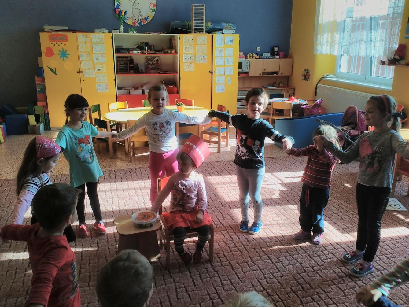 Broučci slaví: Lucinka měla narozeniny - 1