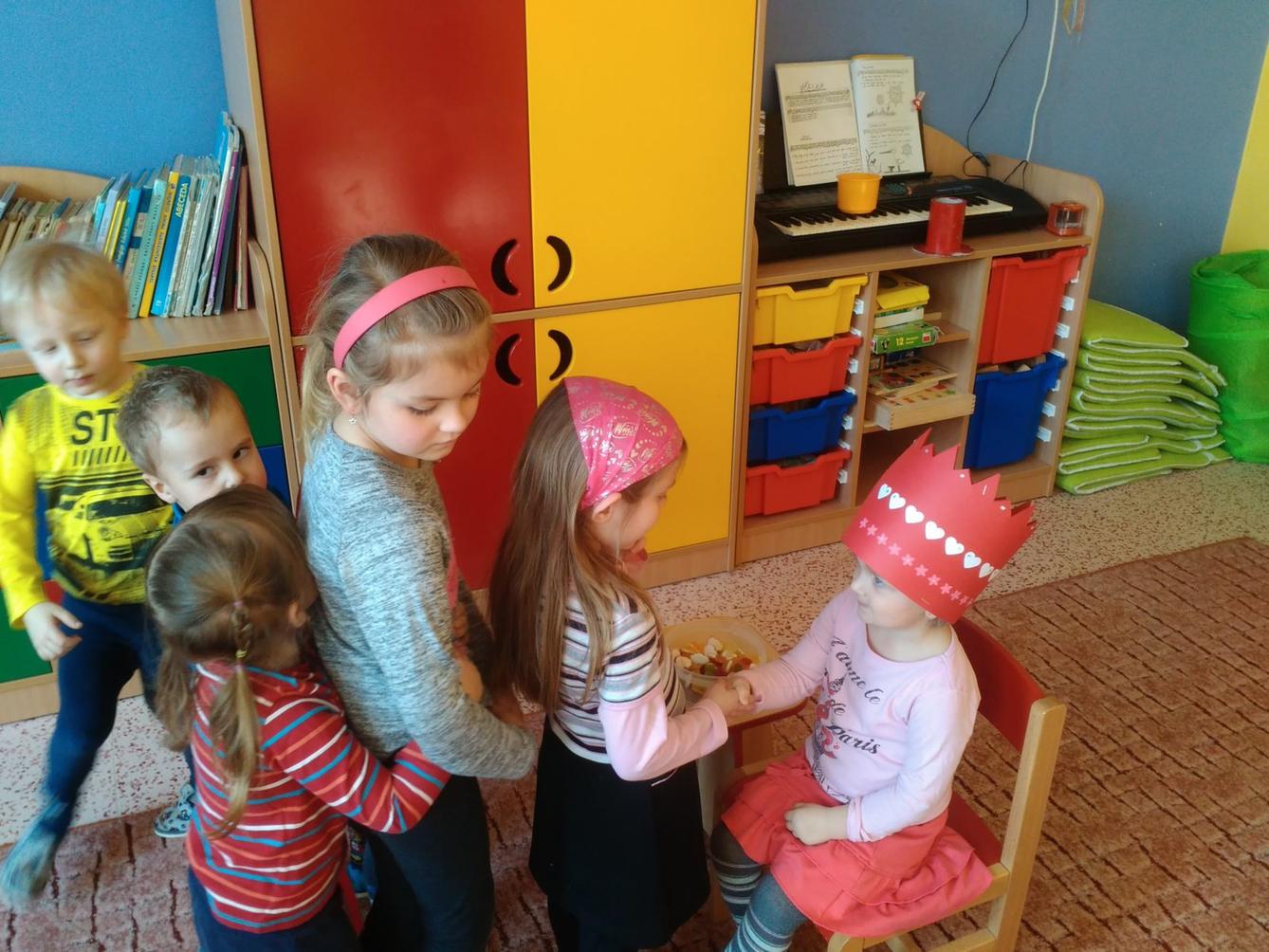 Broučci slaví: Lucinka měla narozeniny - 10