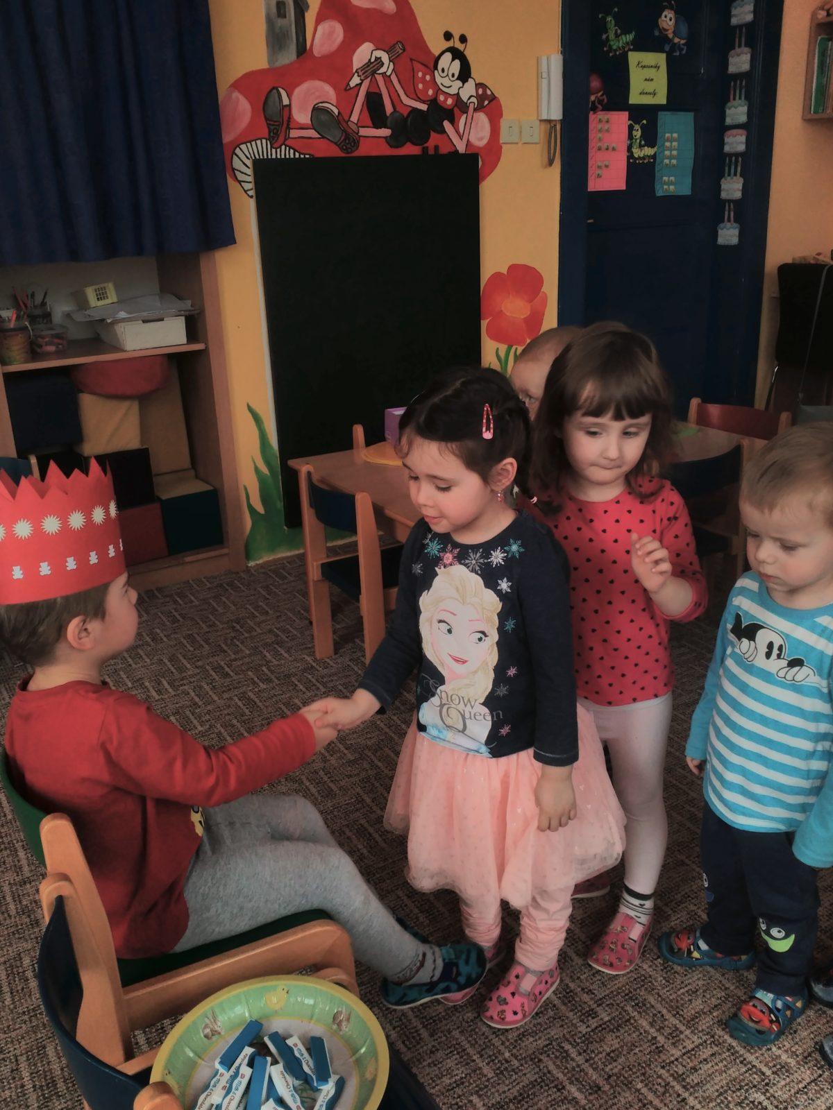 Broučci slaví: Dominiček měl narozeniny - 3