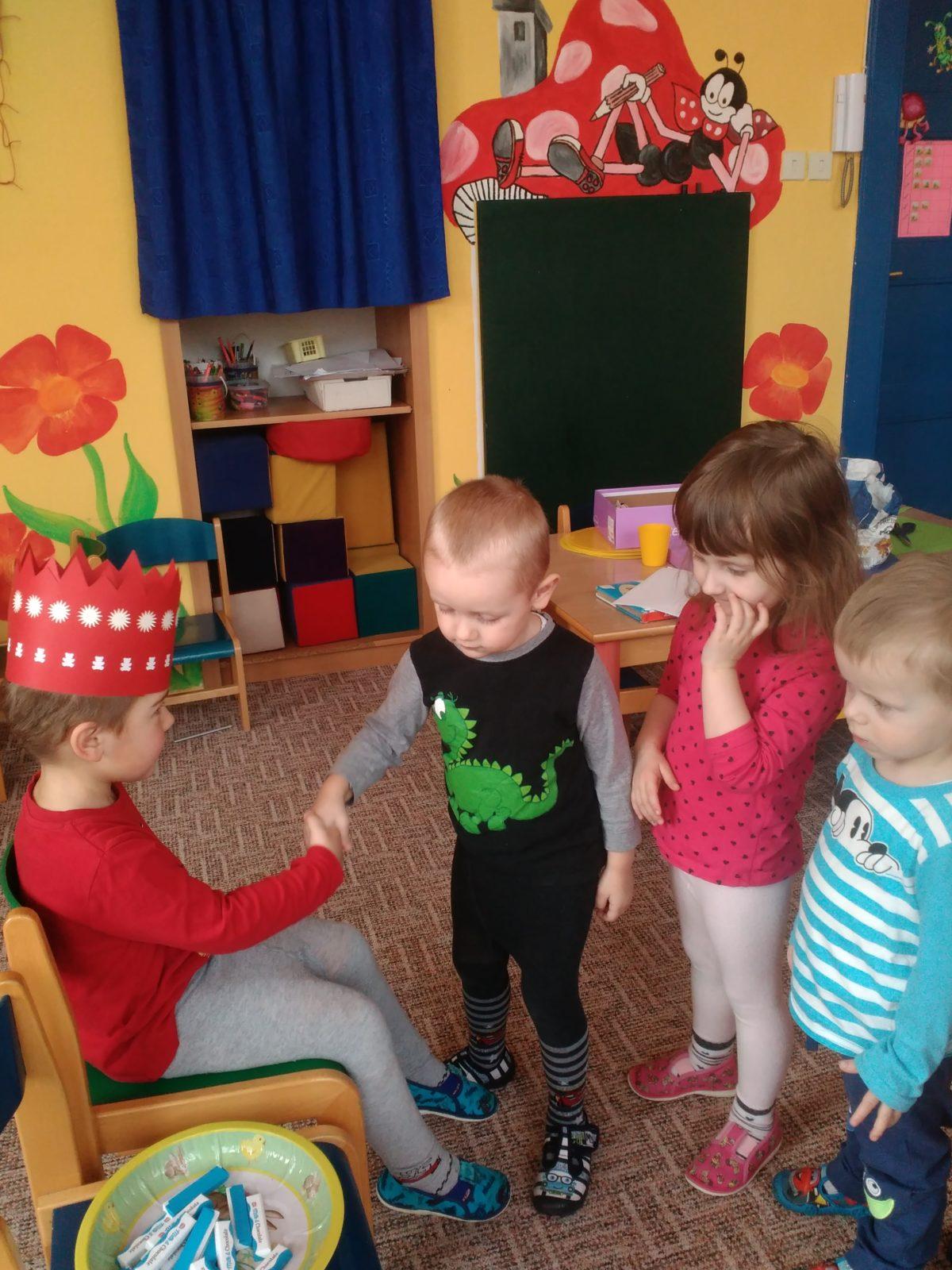 Broučci slaví: Dominiček měl narozeniny - 4