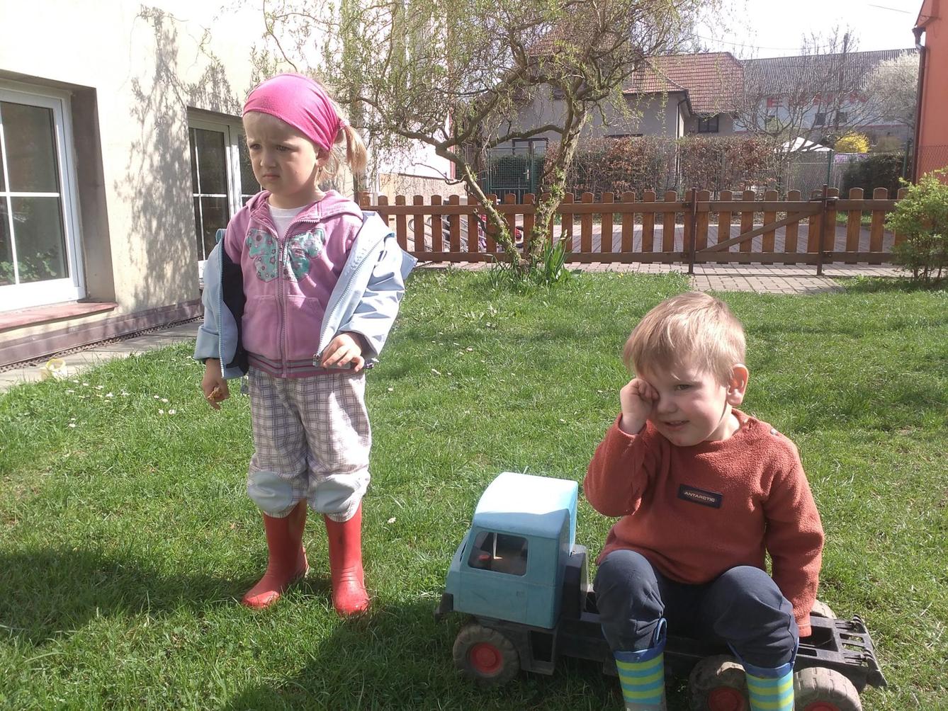 "Konečně na zahradě" - 24