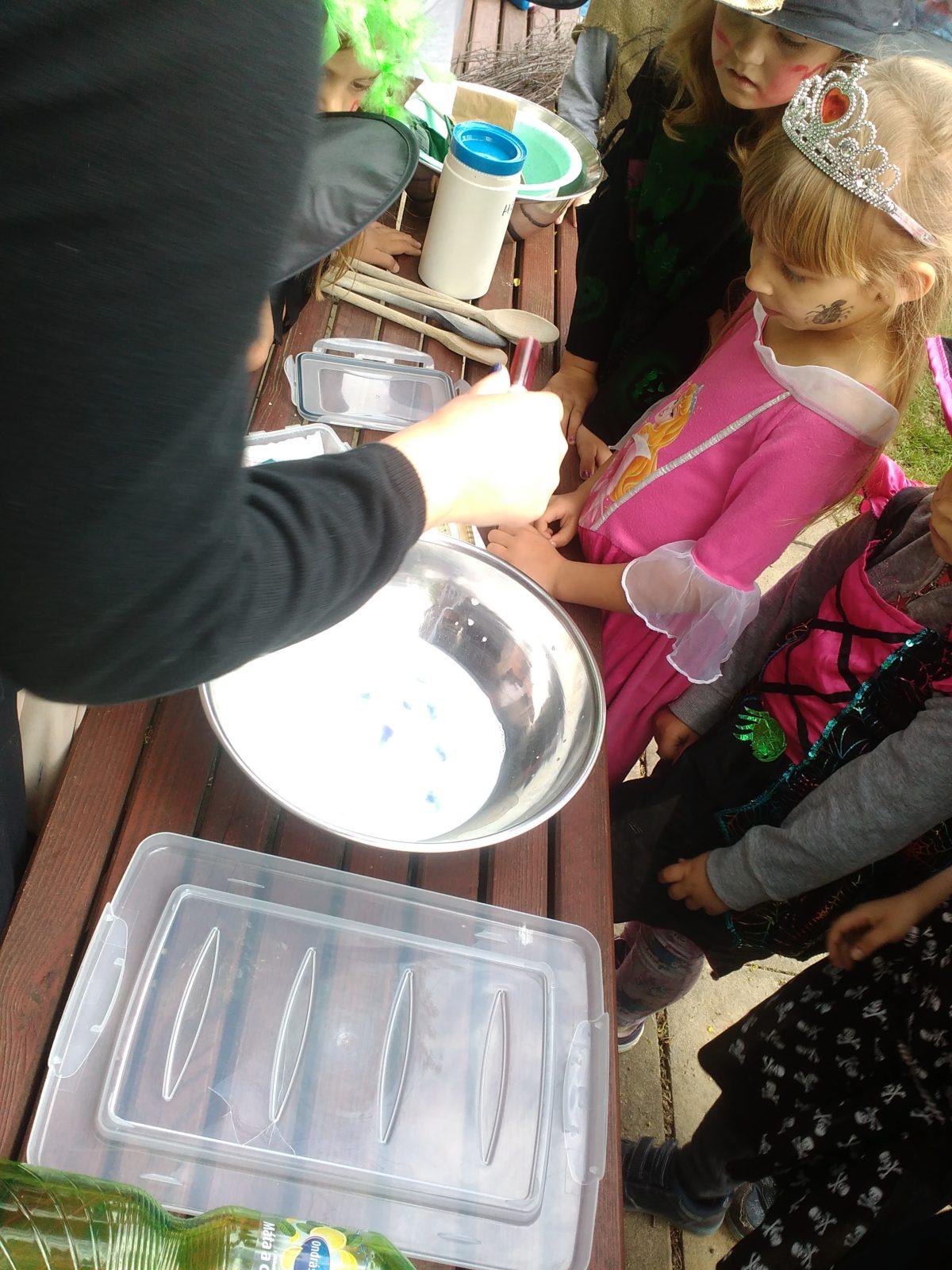 ČARODĚJNICKÉ DOPOLEDNE V MŠ - 64