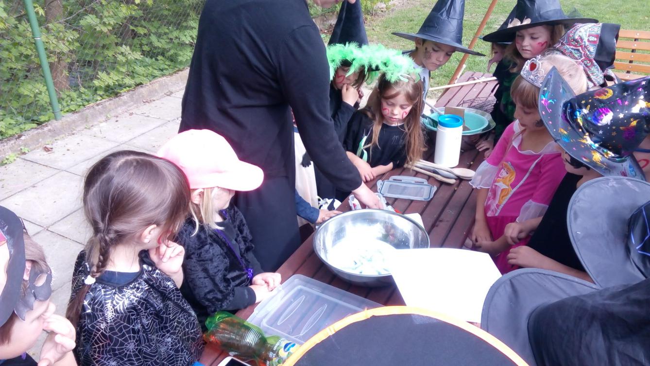 ČARODĚJNICKÉ DOPOLEDNE V MŠ - 68