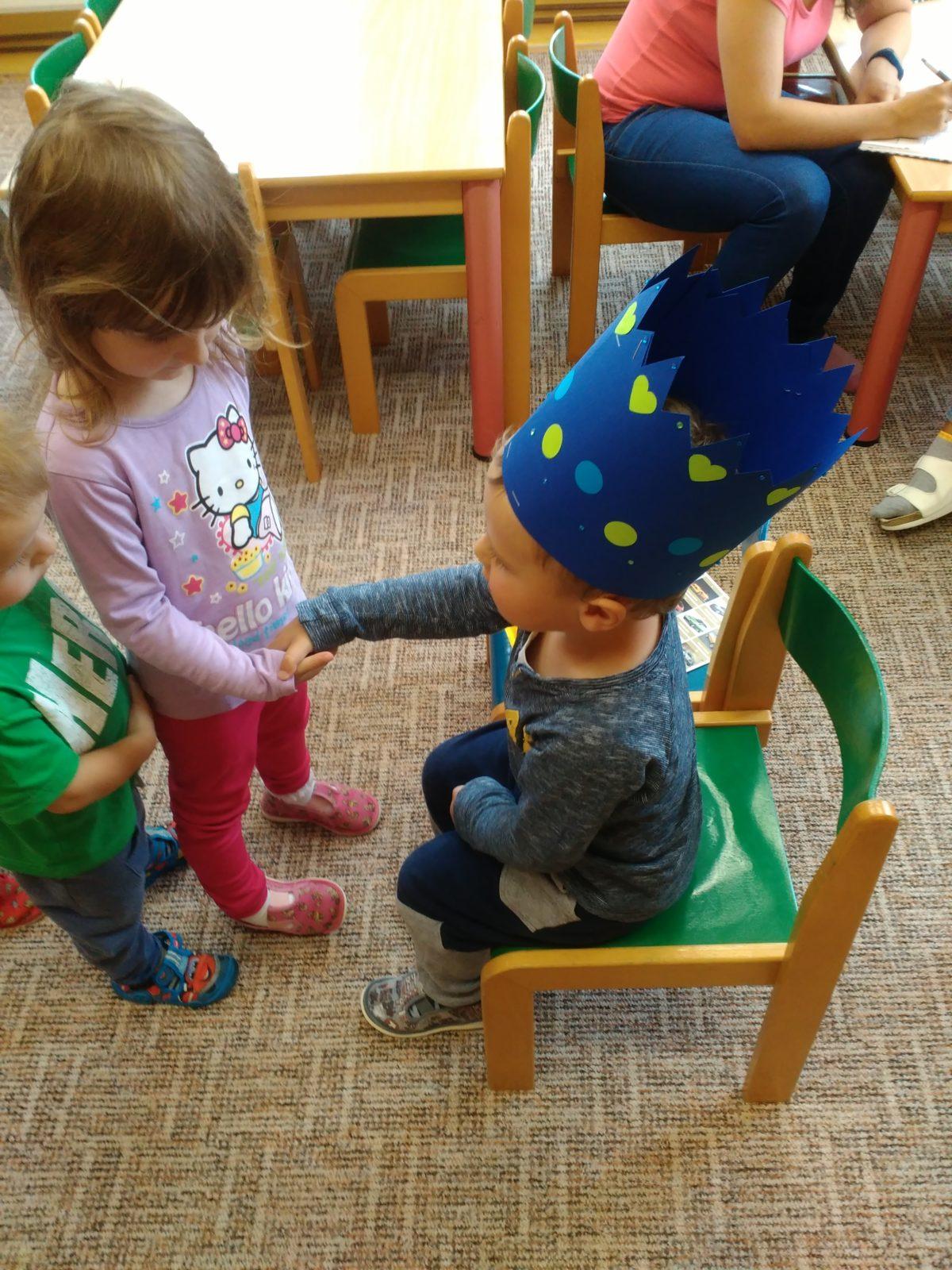 Broučci slaví: Štěpánek Š. měl narozeniny - 2