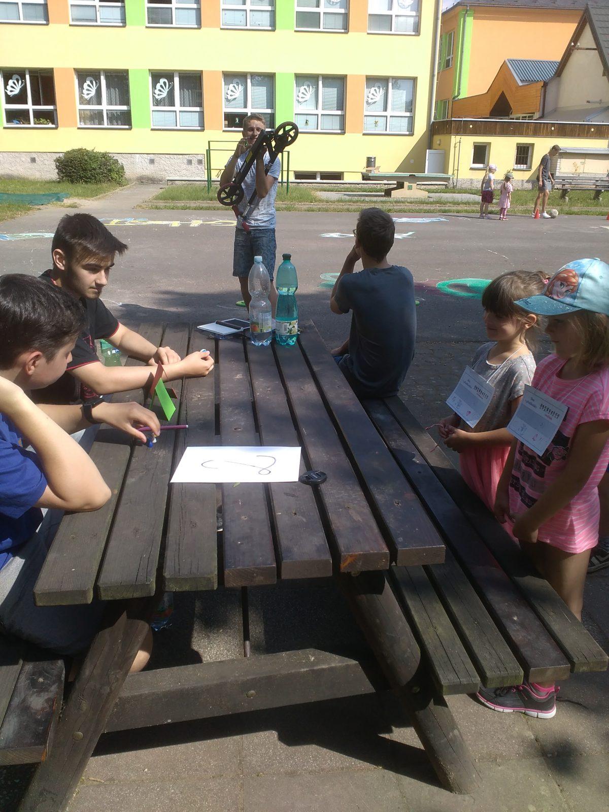 Návštěva předškoláků u deváťáků ve škole - 33