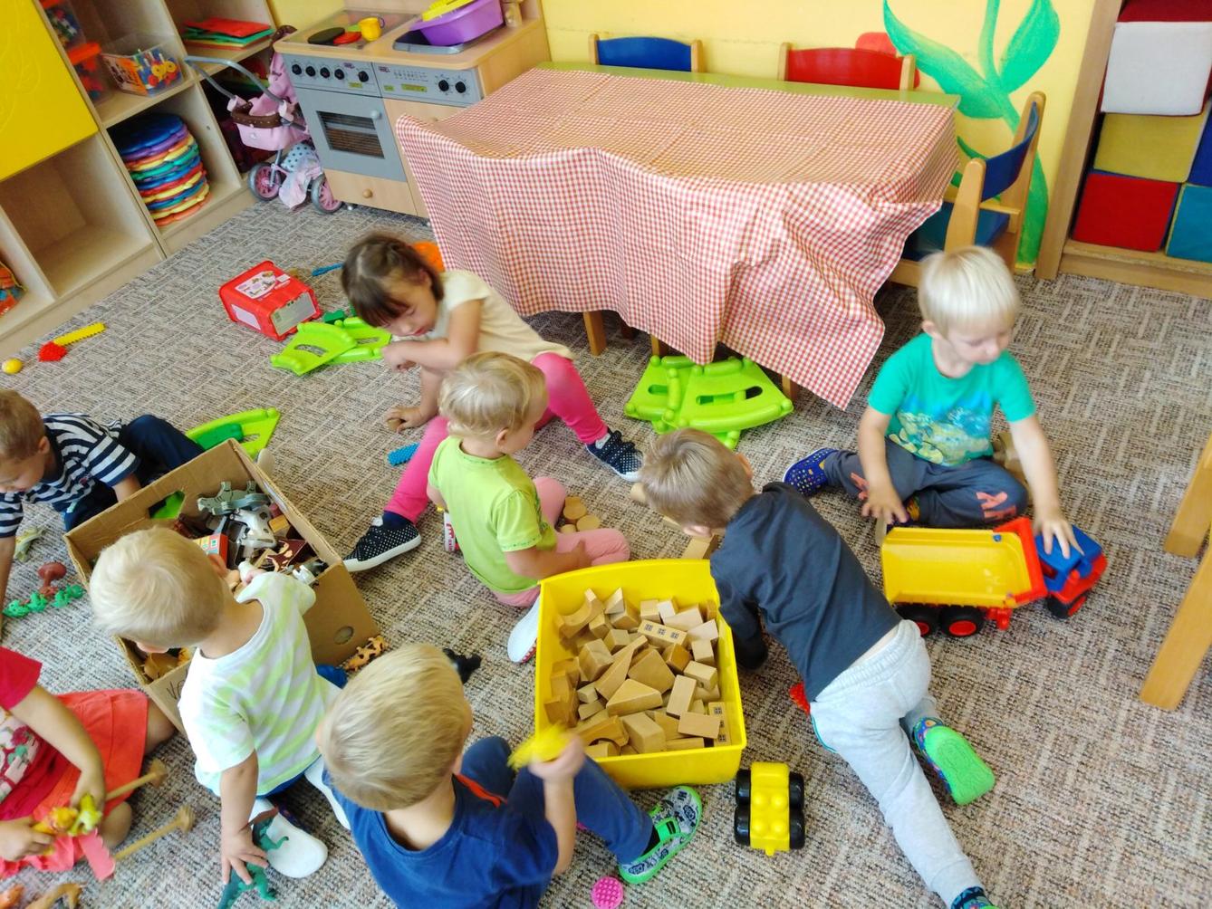 Broučci, hrajeme si a cvičíme - 11