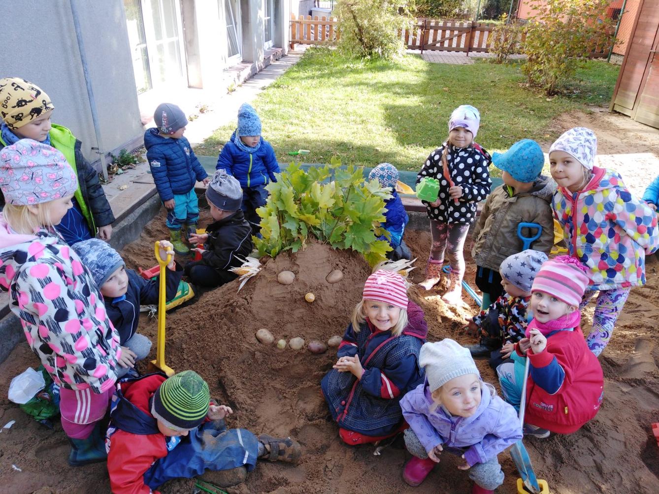 UŽÍVÁME SI ZAHRADY - 16