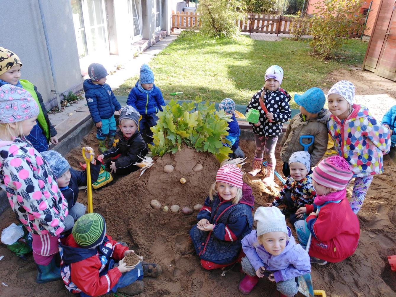 UŽÍVÁME SI ZAHRADY - 17