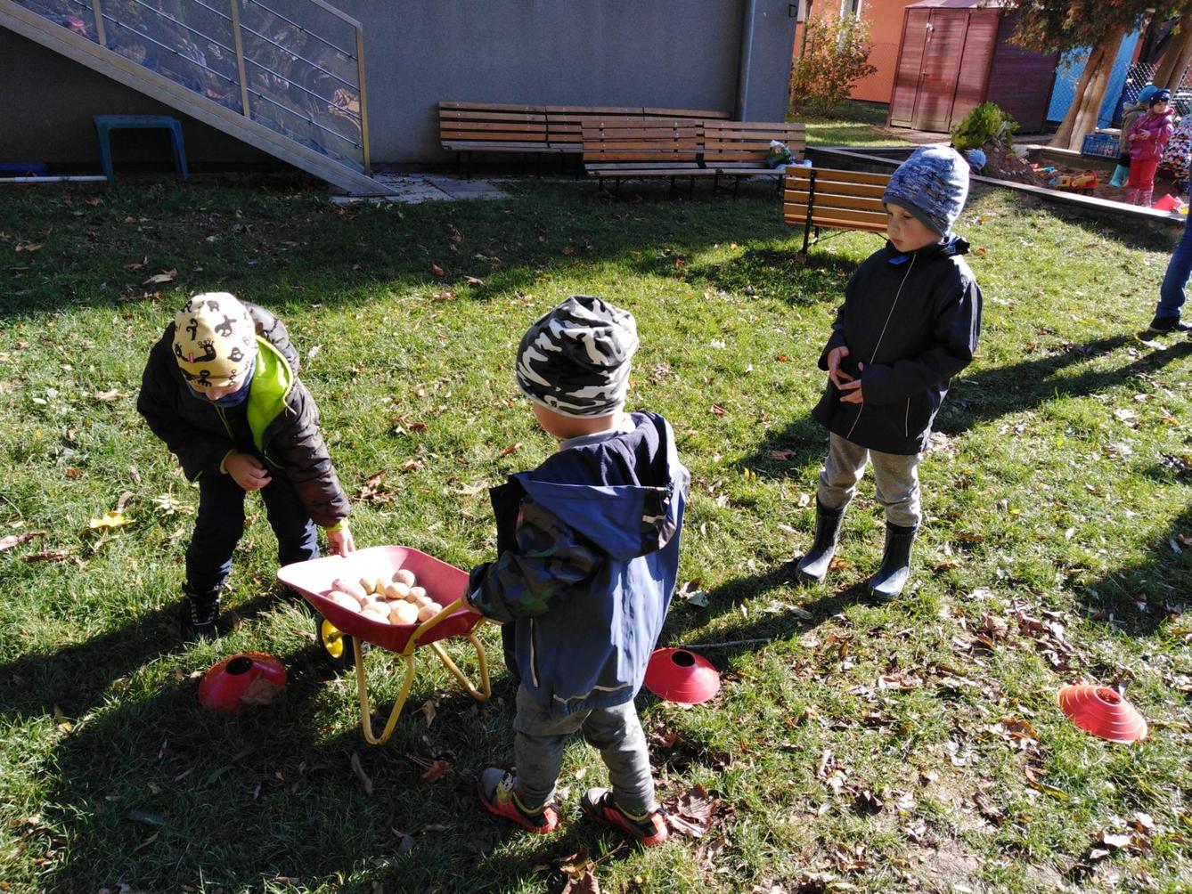 UŽÍVÁME SI ZAHRADY - 23