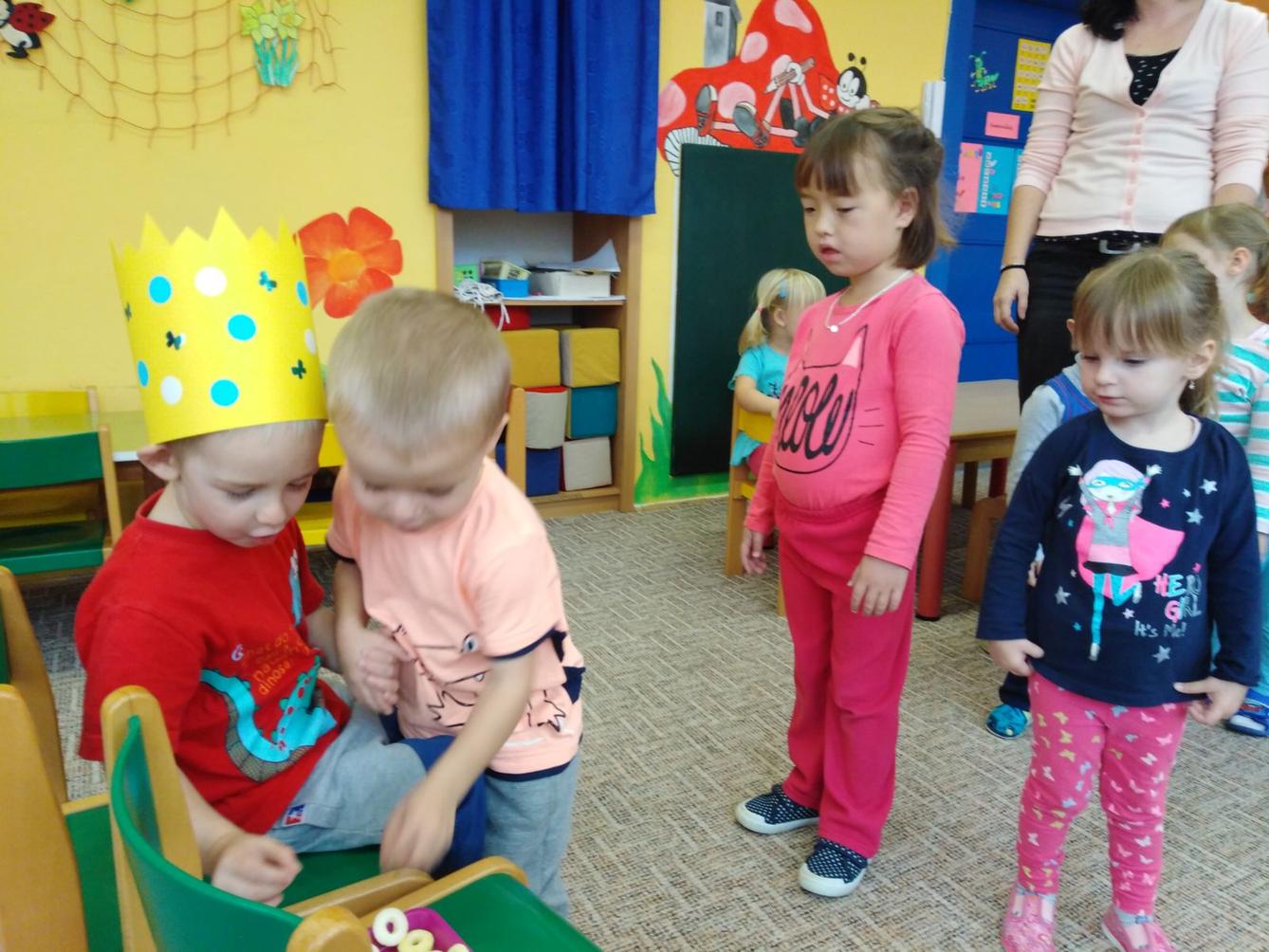 Broučci slaví: Štěpánek K. měl narozeniny - 2