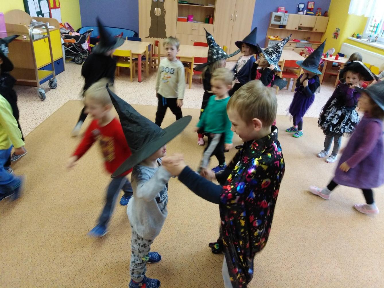 ČARODĚJNICKÉ DOPOLEDNE II. - 12