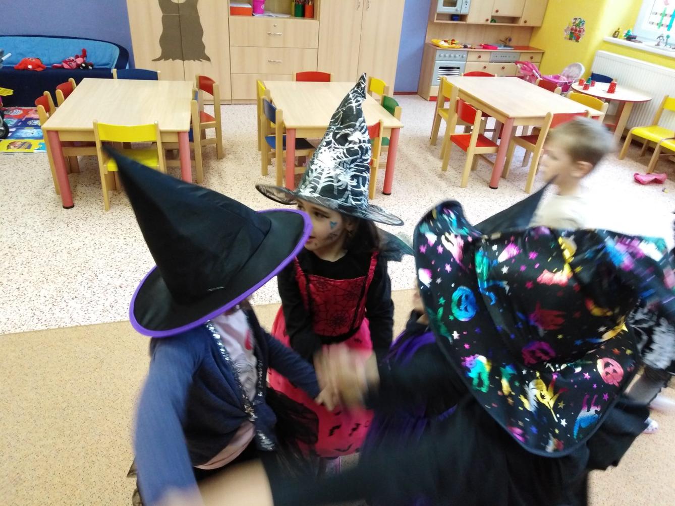 ČARODĚJNICKÉ DOPOLEDNE II. - 13