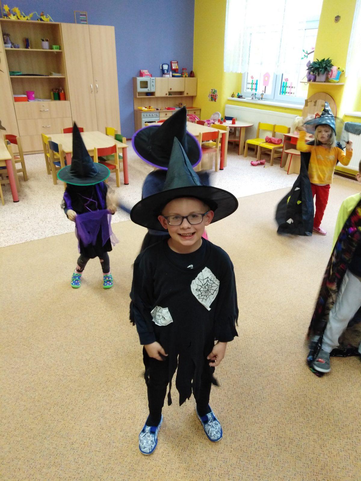 ČARODĚJNICKÉ DOPOLEDNE II. - 17