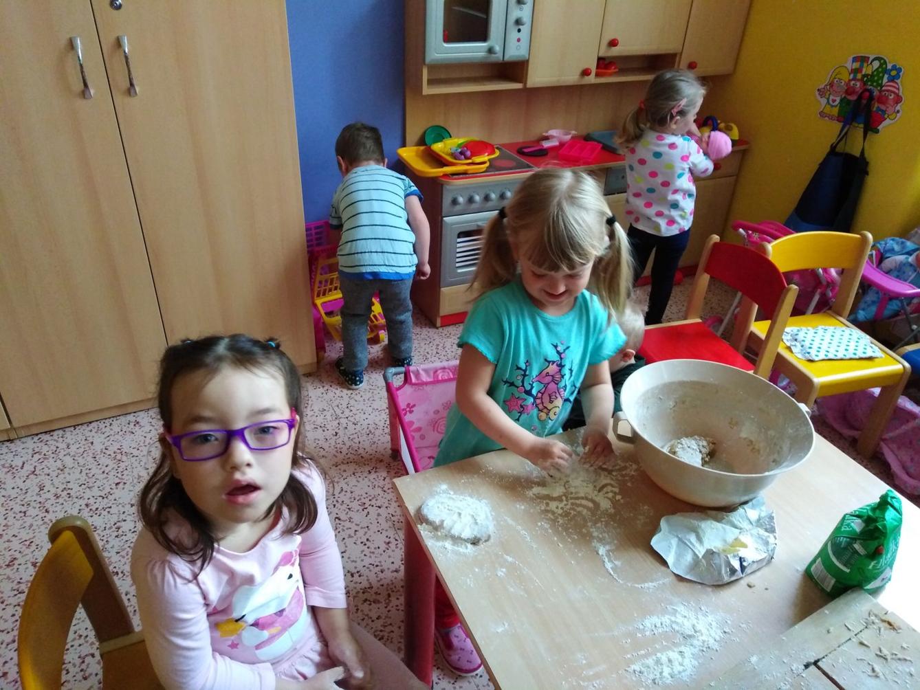 Pečení a zdobení perníčků pro maminky - 45