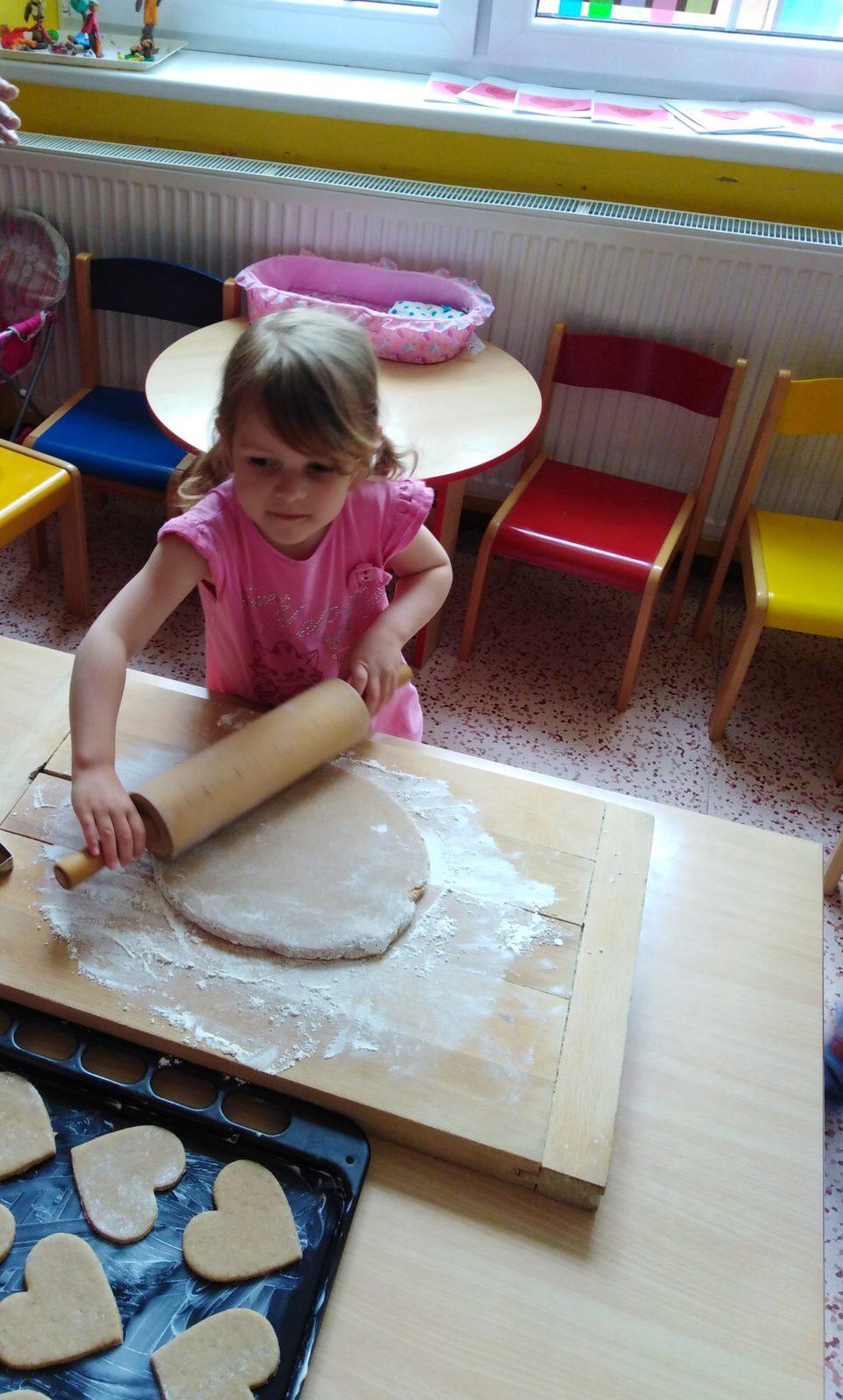 Pečení a zdobení perníčků pro maminky - 60