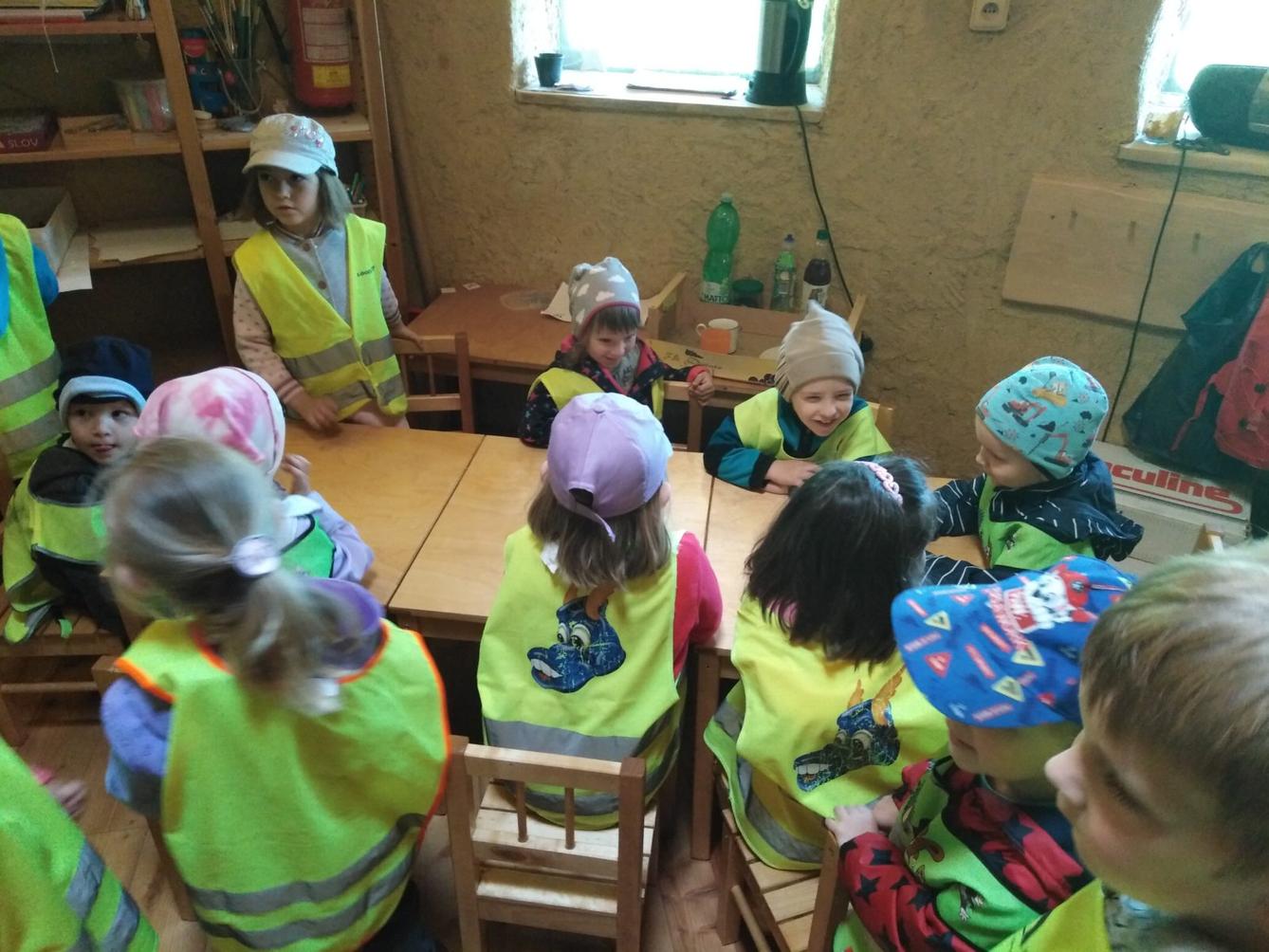 Vycházka za jeleny a návštěva lesní školky - 52