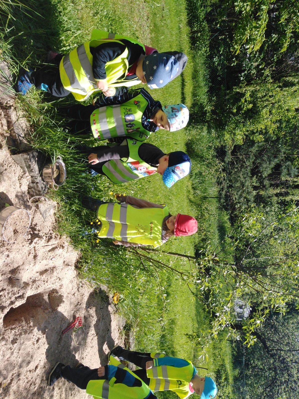 Vycházka za jeleny a návštěva lesní školky - 54