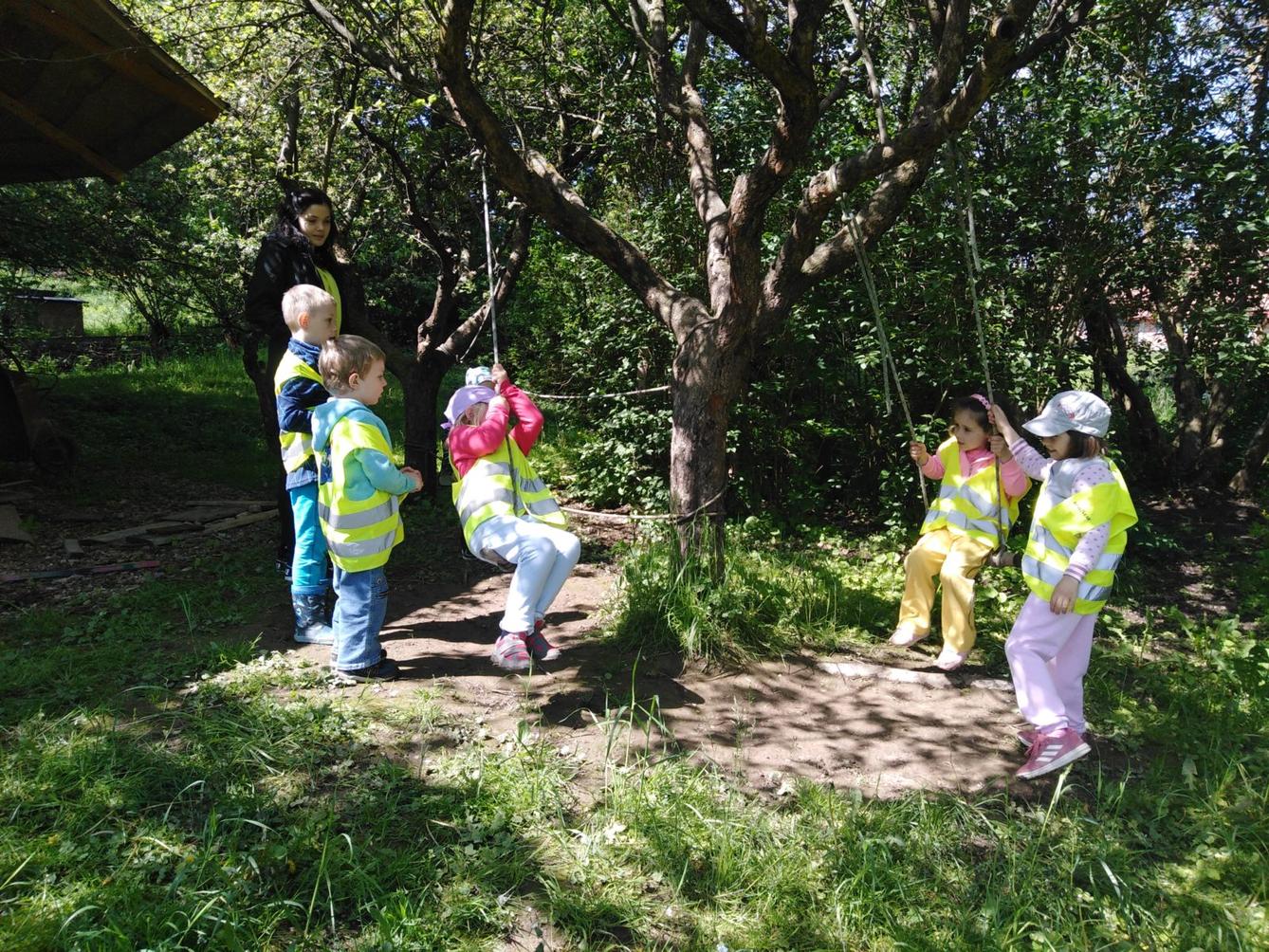 Vycházka za jeleny a návštěva lesní školky - 57