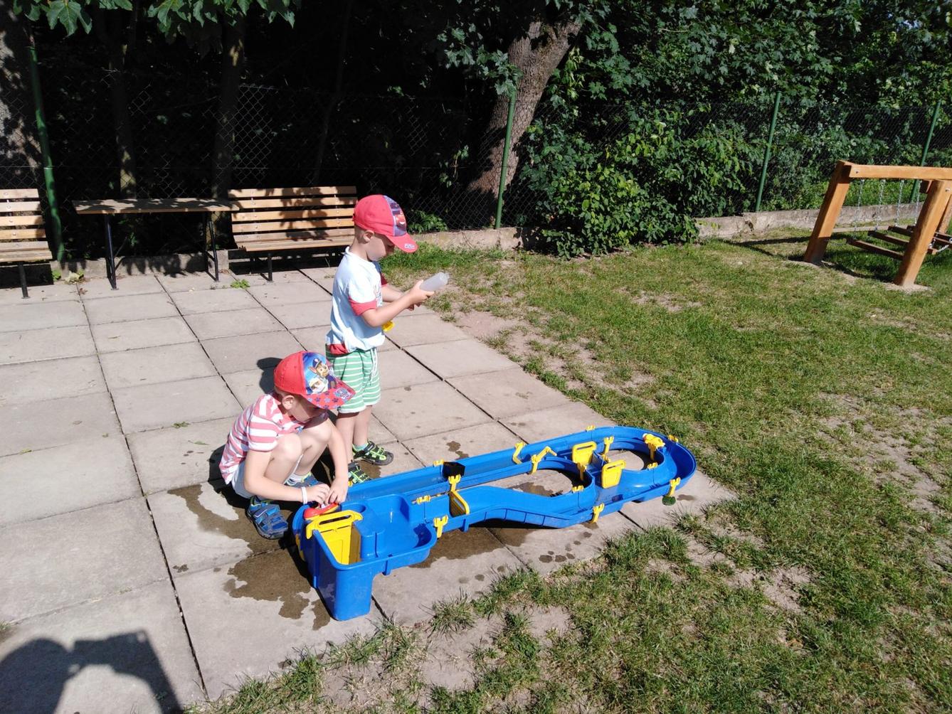 Ohlédnutí za minulým školním rokem - hry na zahradě - 9