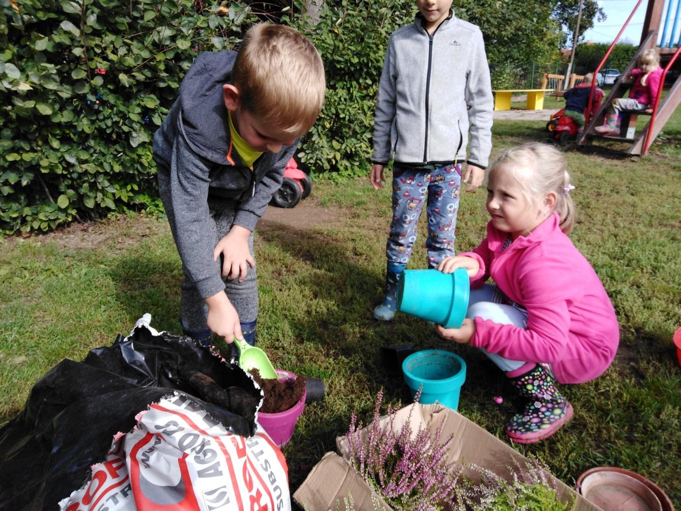 Podzimní květinová výzdoba MŠ - 1