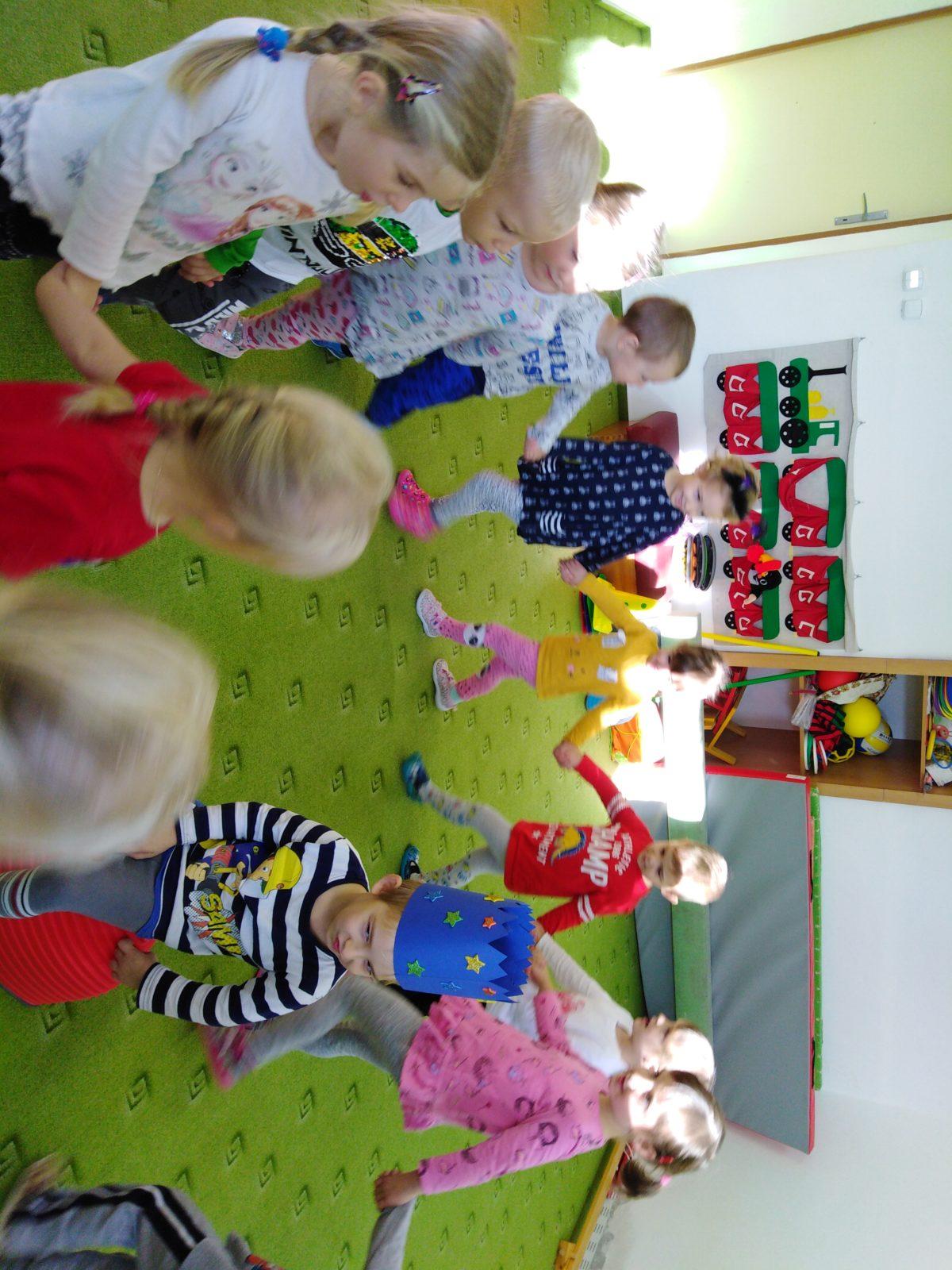 Broučci slaví: Štěpánek měl narozeniny - 1