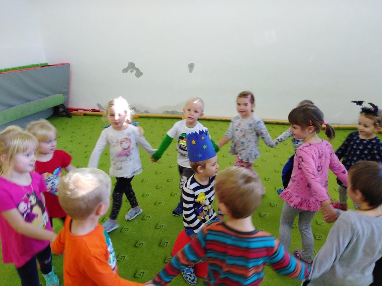 Broučci slaví: Štěpánek měl narozeniny - 3