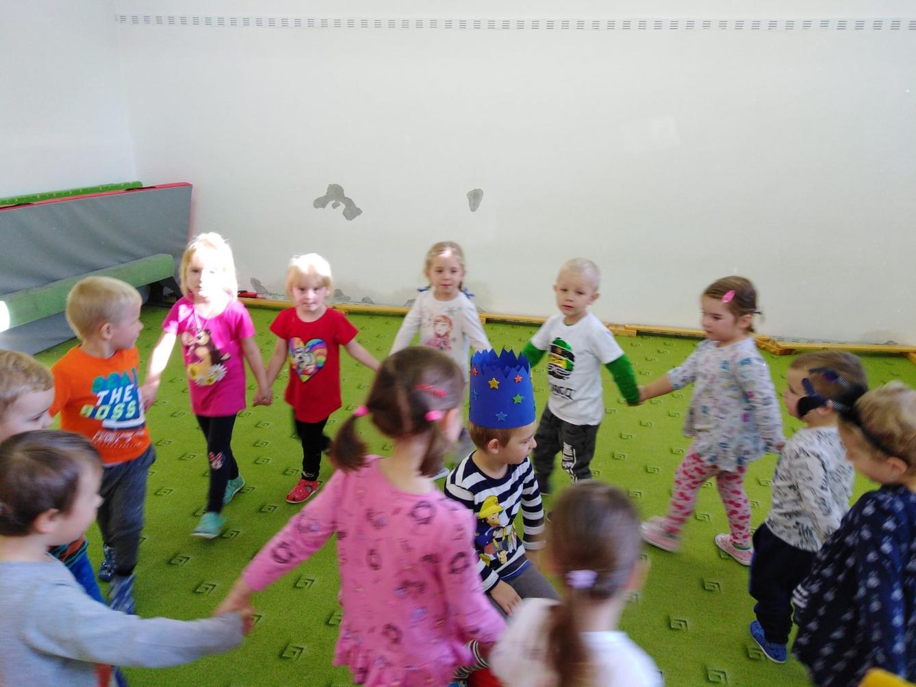 Broučci slaví: Štěpánek měl narozeniny - 4