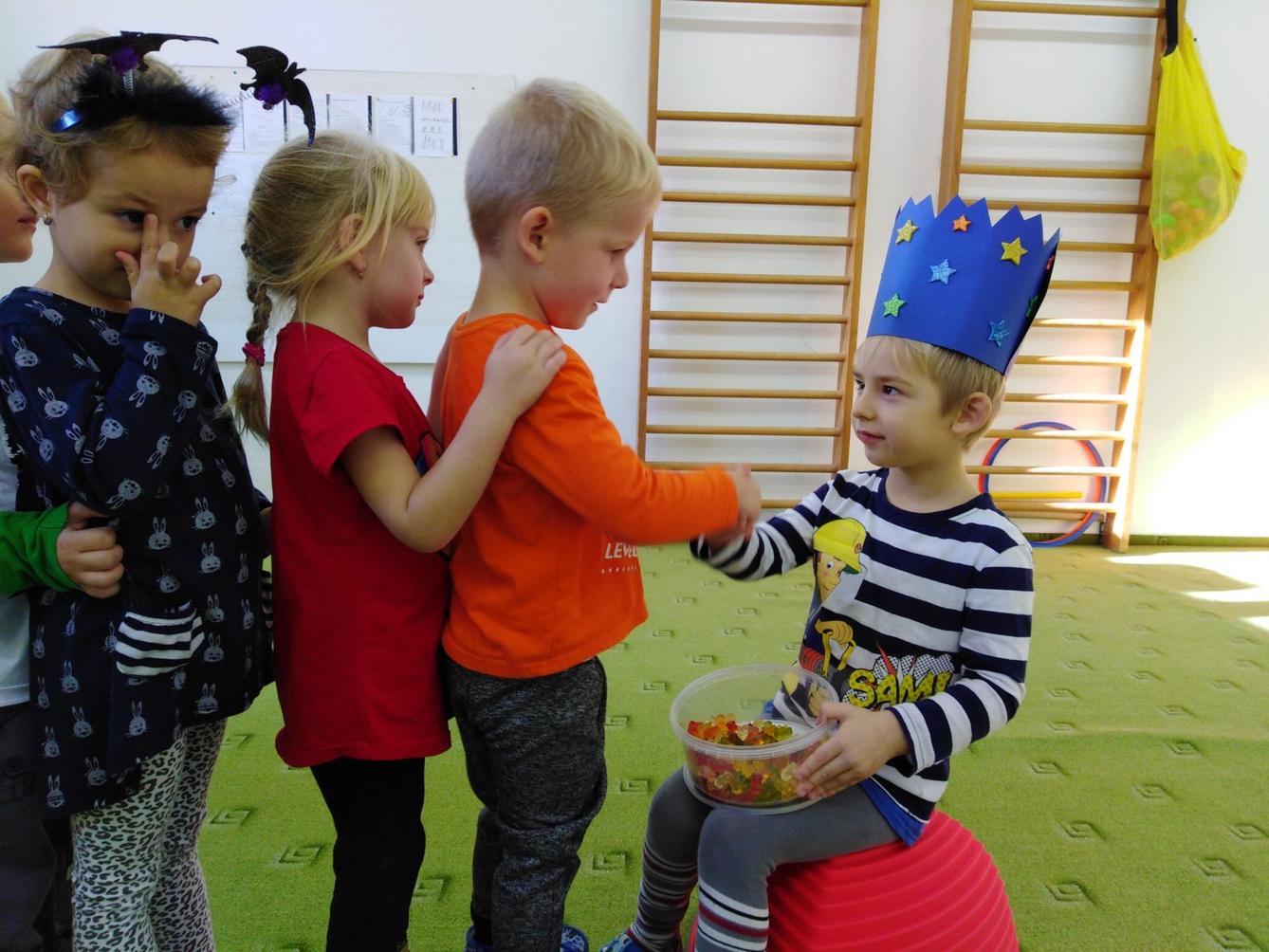 Broučci slaví: Štěpánek měl narozeniny - 11