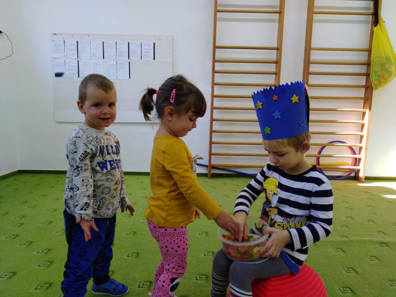 Broučci slaví: Štěpánek měl narozeniny - 16