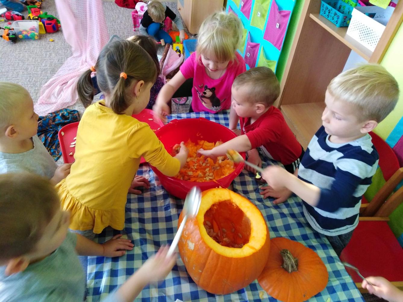 Broučci: "Dýňohrátky" - 13