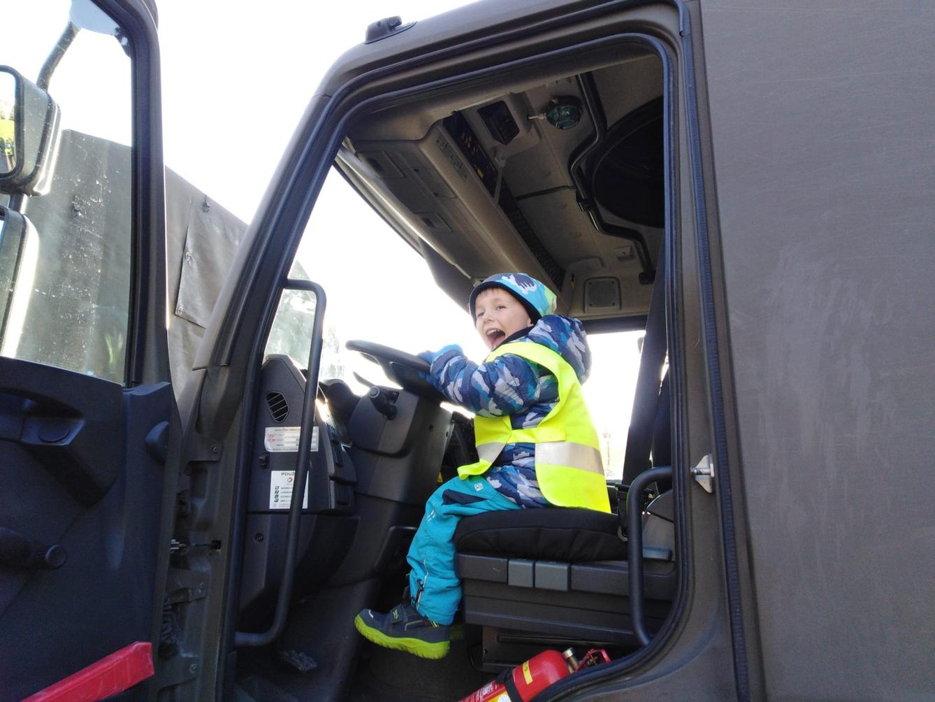 Broučci: návštěva u vojáků - 9