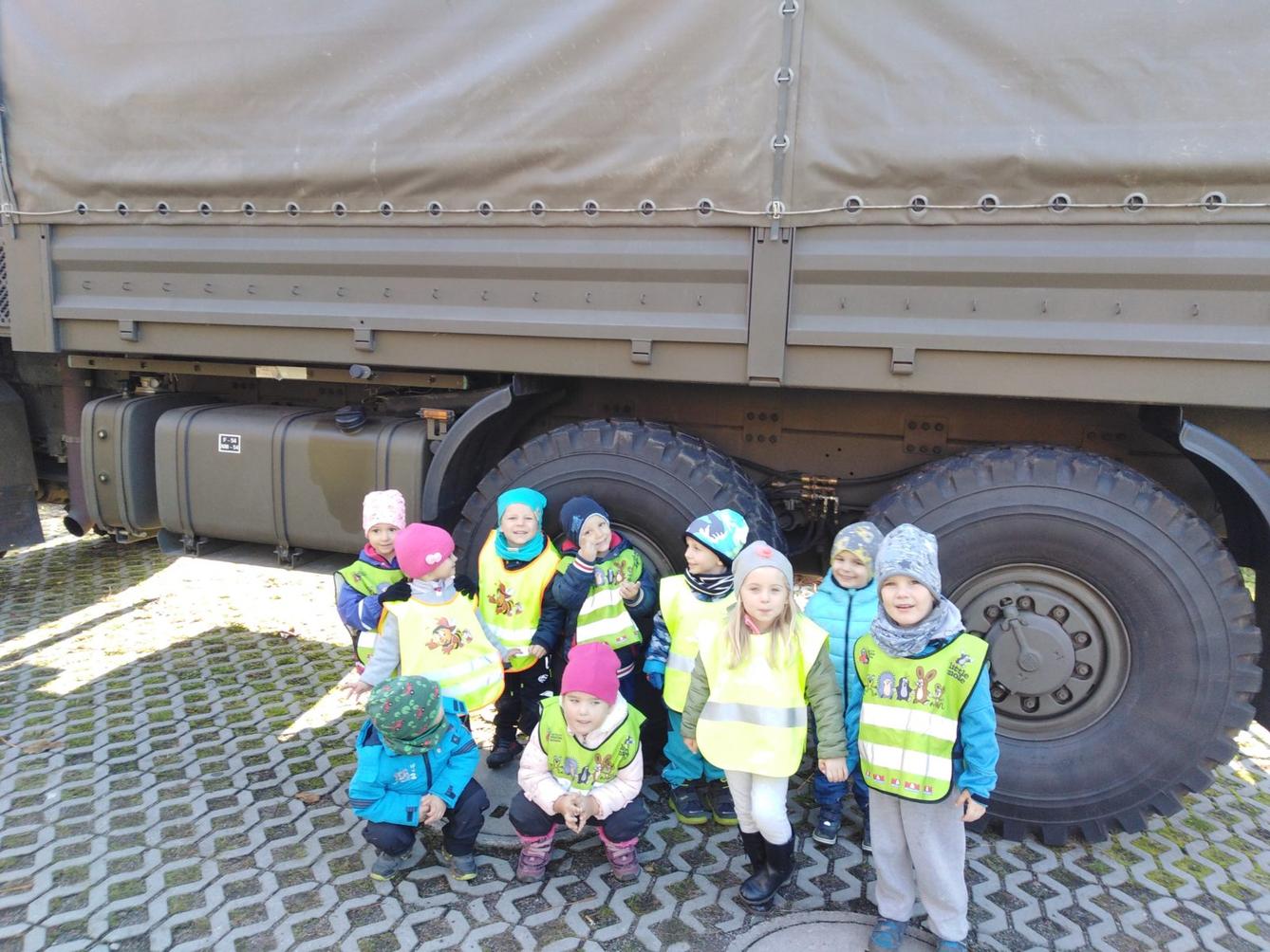 Broučci: návštěva u vojáků - 29