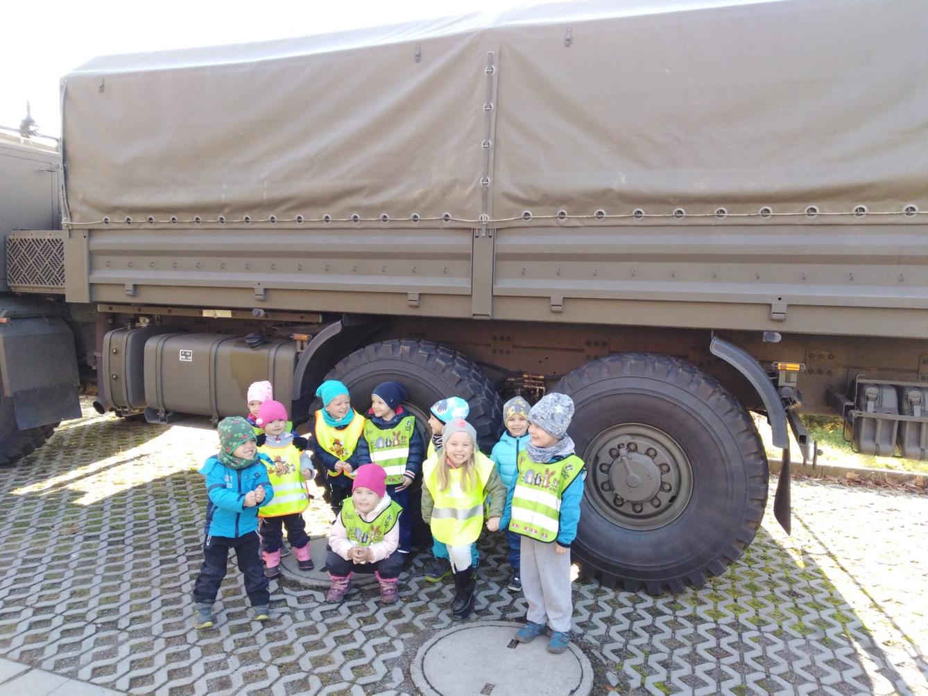 Broučci: návštěva u vojáků - 30