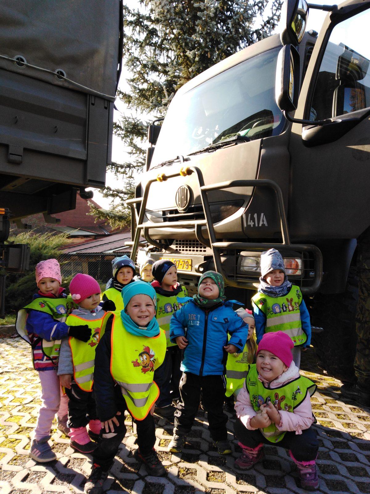 Broučci: návštěva u vojáků - 31