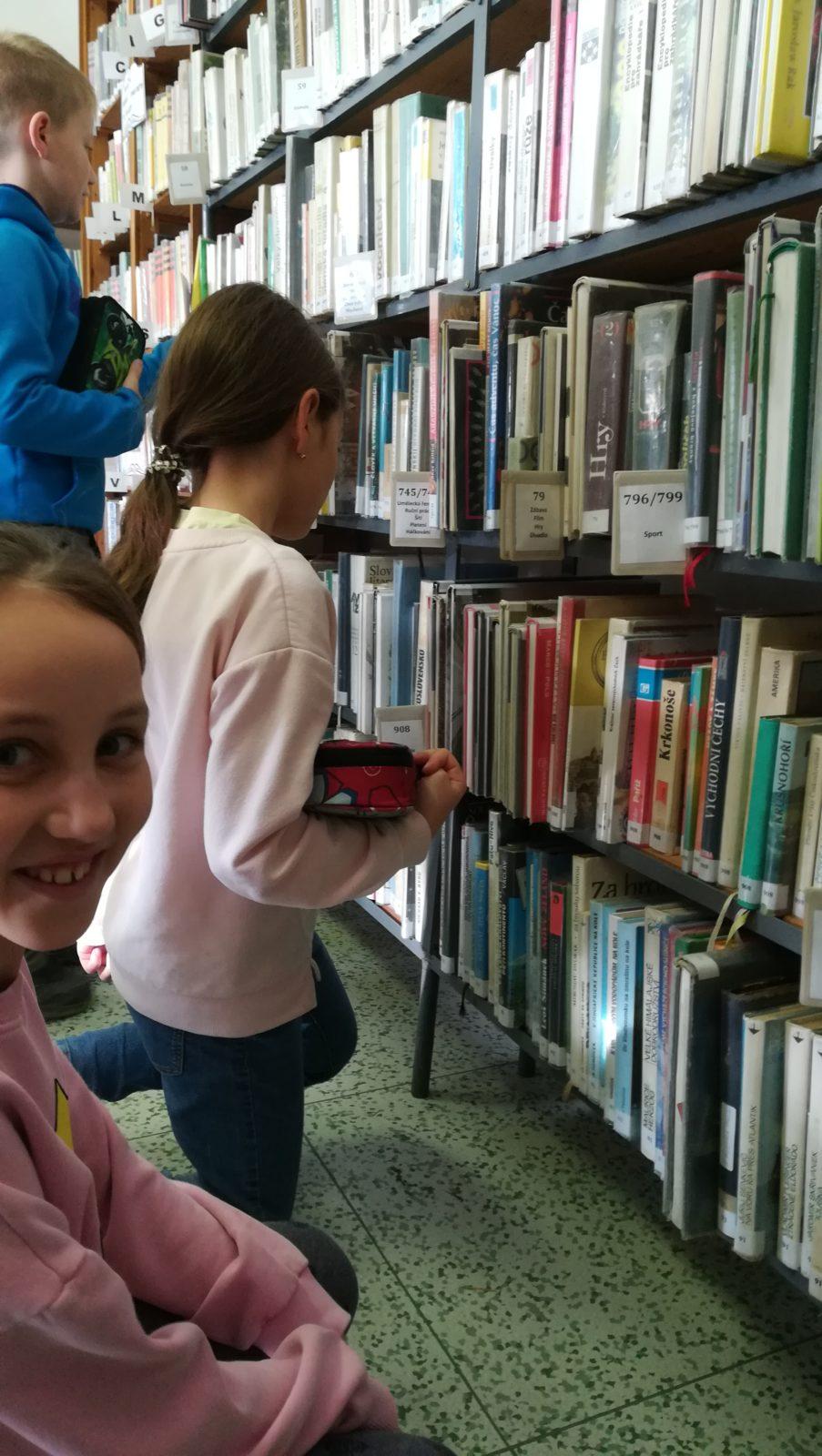 Návštěva místní knihovny - 4.B - 4
